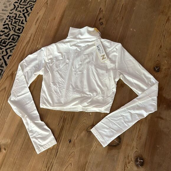 MESHKI Ashlea Long Sleeve Zip Up Crop Top in White NEW with tag - Picture 6 of 6
